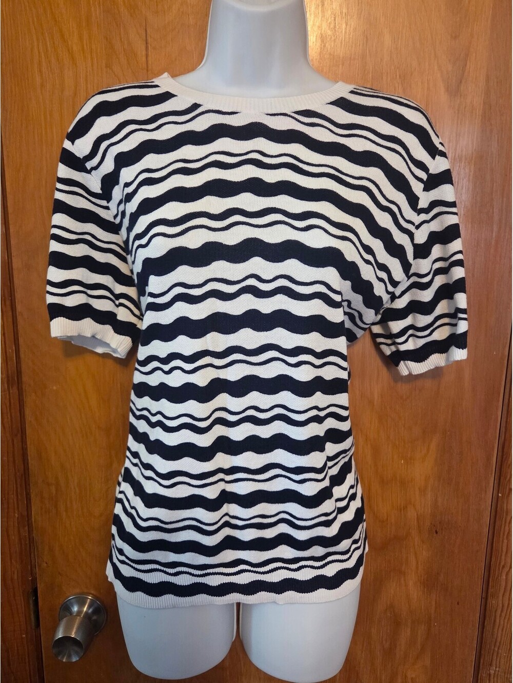 Ann Taylor Navy and White Wavy Stripe Short Sleeve Knit Top Size L NWT